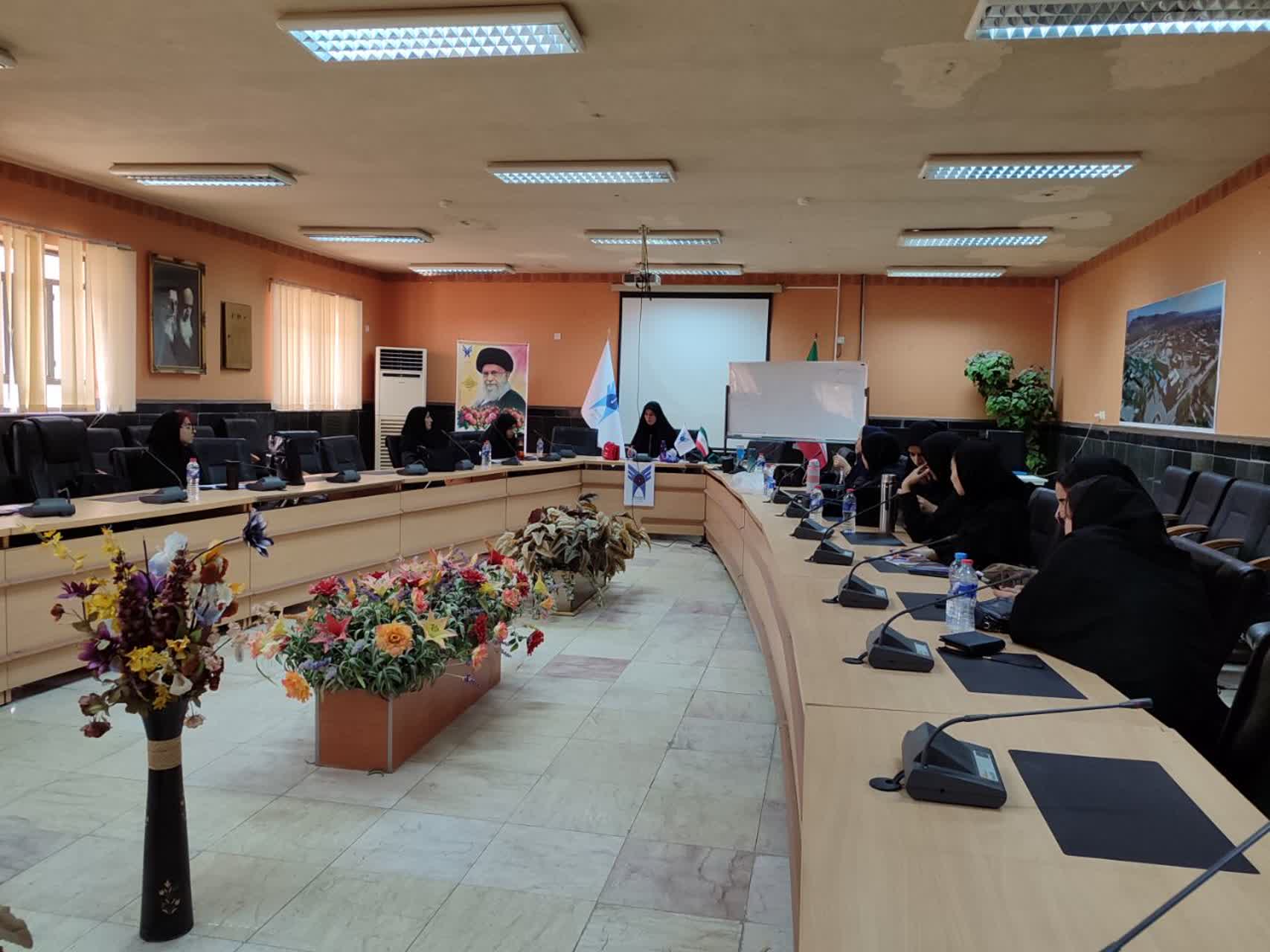 کارگاه آموزشی تزریقات و پانسمان ویژه دانشجویان