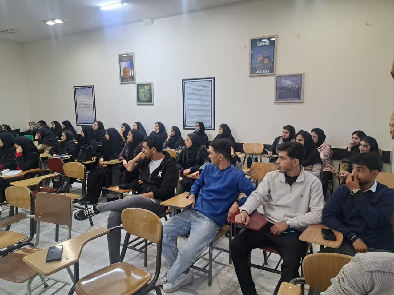 الگو‌های نگارش زبان فارسی در فضای مجازی